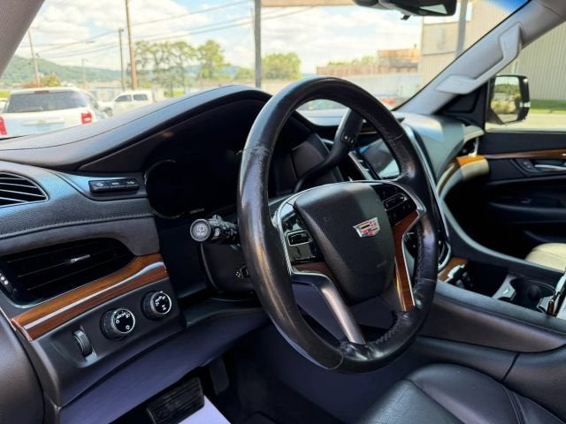 2017 Cadillac Escalade Luxury