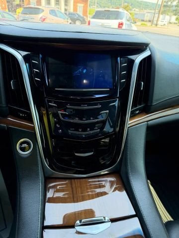 2017 Cadillac Escalade Luxury