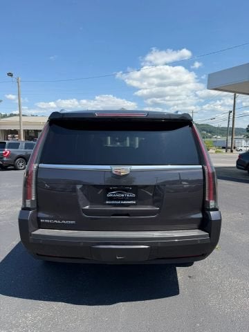 2017 Cadillac Escalade Luxury
