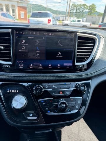 2022 Chrysler Pacifica Touring