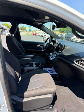2022 Chrysler Pacifica Touring