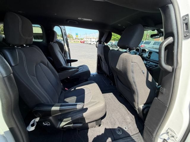 2022 Chrysler Pacifica Touring