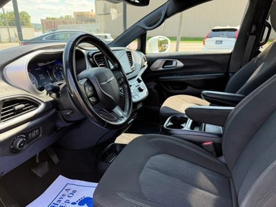 2022 Chrysler Pacifica Touring