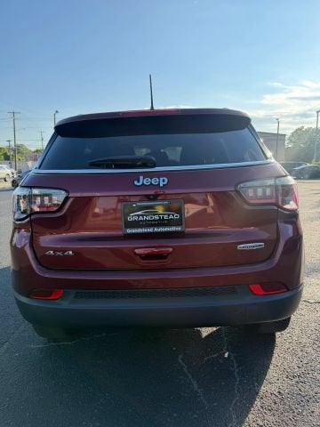 2022 Jeep Compass Latitude Lux