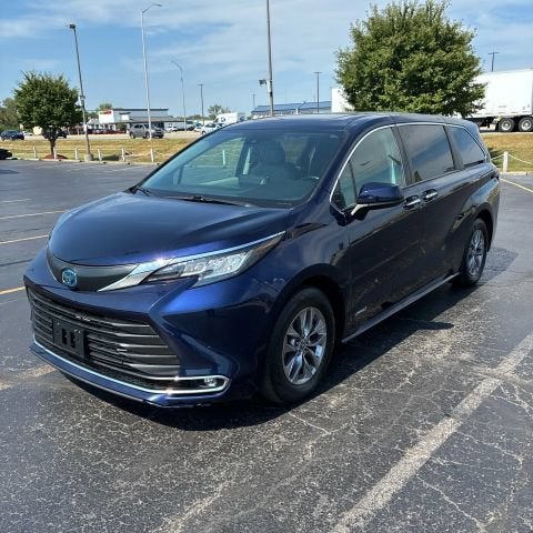 2021 Toyota Sienna XLE