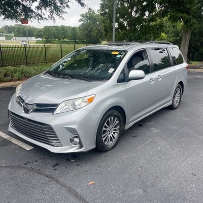 2019 Toyota Sienna XLE Premium Minivan 4D
