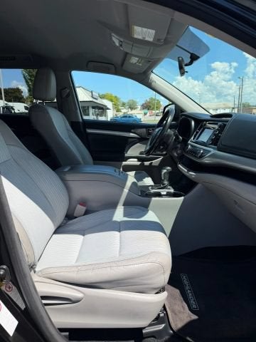 2015 Toyota Highlander LE Plus Sport Utility 4D
