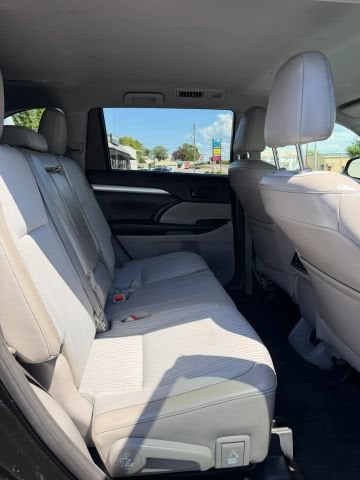 2015 Toyota Highlander LE Plus Sport Utility 4D