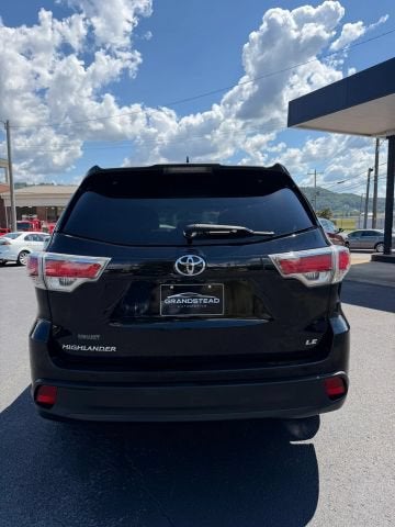 2015 Toyota Highlander LE Plus Sport Utility 4D