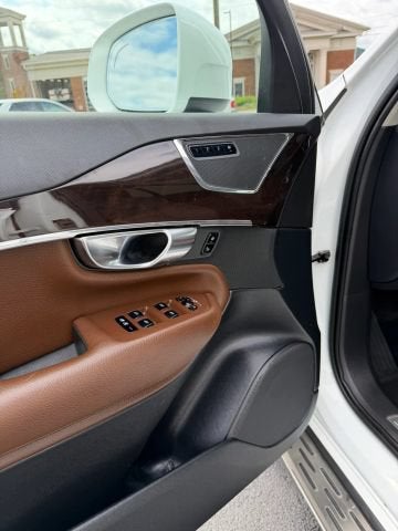 2018 Volvo XC90 Momentum
